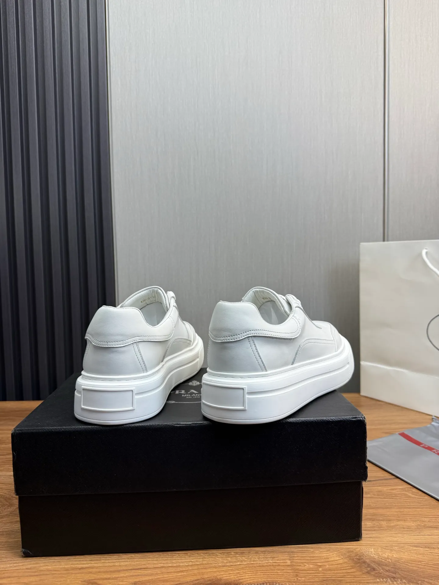 Men's shoes 💰440💰 PRADA【Prada】Men's new casual shoes ⬆️Imported cowhide + genuine leather lining. Anti-slip outsole, 38-44 (customized at 45)